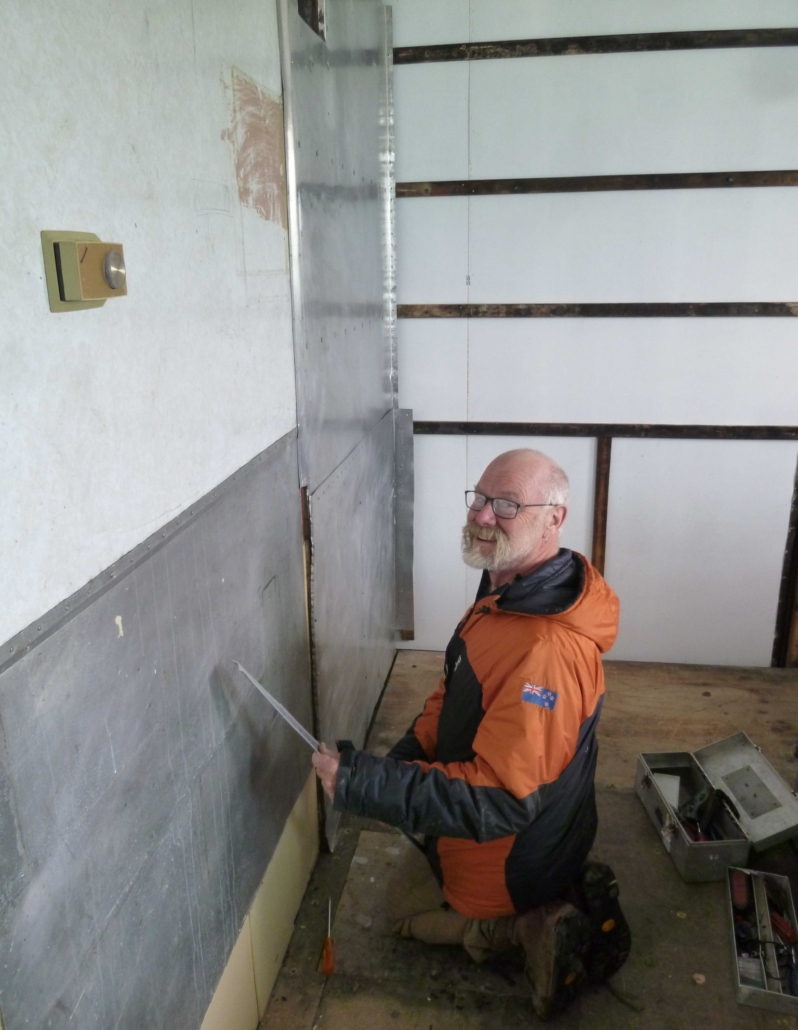 2016 17 TAE Hut Conservators At Work MW 002 web scaled e1786052927580
